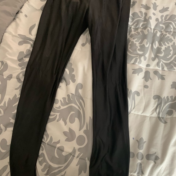 High Waist Leggings - Picture 3 of 4